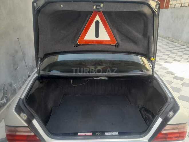 Mercedes E 220 1994, 350,000 km - 2.2 л - Bərdə