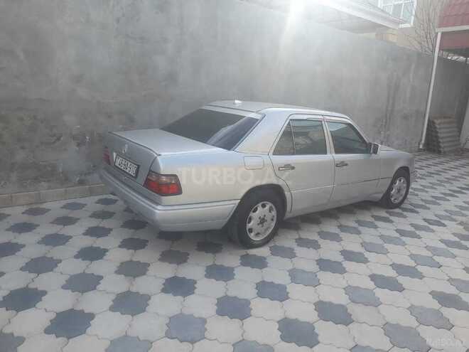 Mercedes E 220 1994, 350,000 km - 2.2 л - Bərdə