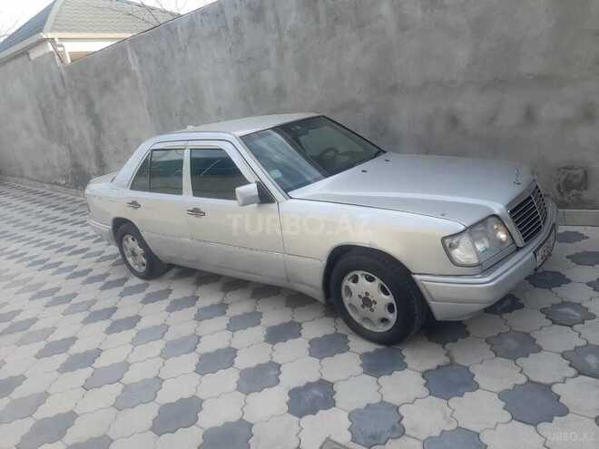 Mercedes E 220 1994, 350,000 km - 2.2 л - Bərdə