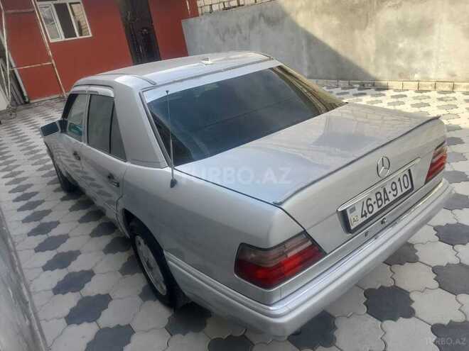 Mercedes E 220 1994, 350,000 km - 2.2 л - Bərdə