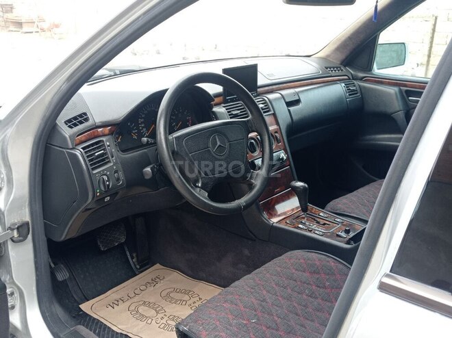 Mercedes E 280 1998, 404,758 km - 2.8 l - Bakı
