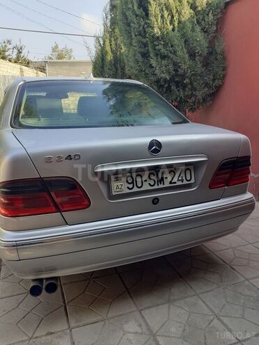 Mercedes E 240 2002, 355,000 km - 2.6 l - Bakı