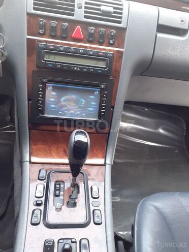 Mercedes E 240 2002, 355,000 km - 2.6 l - Bakı