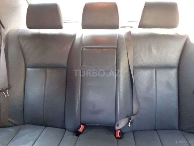 Mercedes E 240 2002, 355,000 km - 2.6 l - Bakı