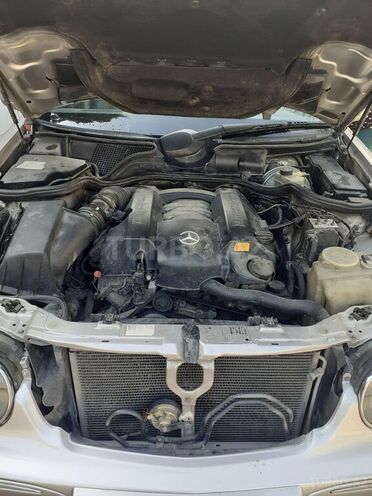 Mercedes E 240 2002, 355,000 km - 2.6 l - Bakı