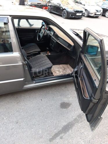 Mercedes 190 1991, 410,000 km - 2.0 l - Bakı