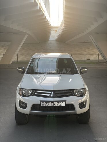 Mitsubishi L200 2011, 292,000 km - 2.5 l - Bakı