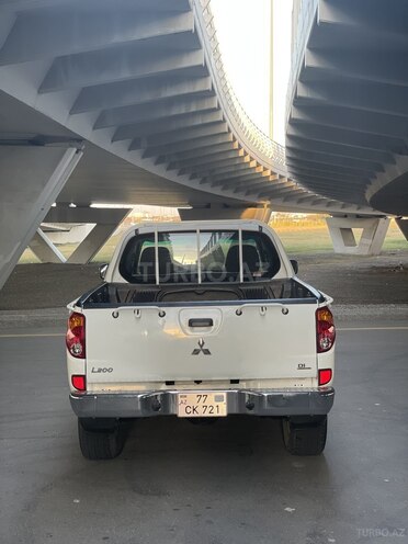 Mitsubishi L200 2011, 292,000 km - 2.5 l - Bakı