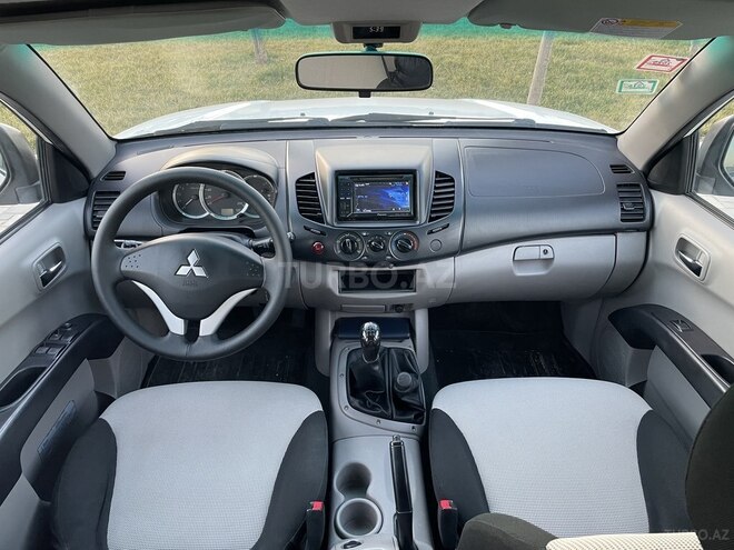Mitsubishi L200 2011, 292,000 km - 2.5 l - Bakı