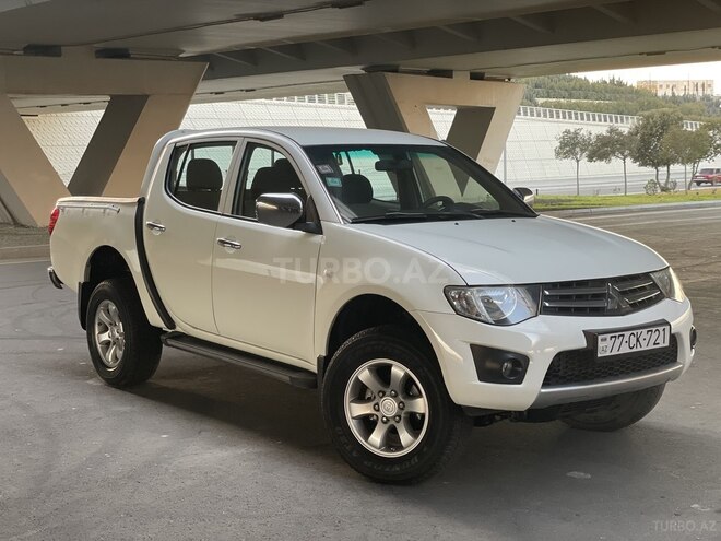 Mitsubishi L200 2011, 292,000 km - 2.5 l - Bakı