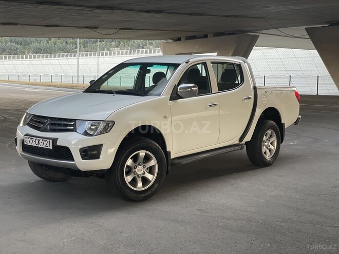 Mitsubishi L200 2011, 292,000 km - 2.5 l - Bakı