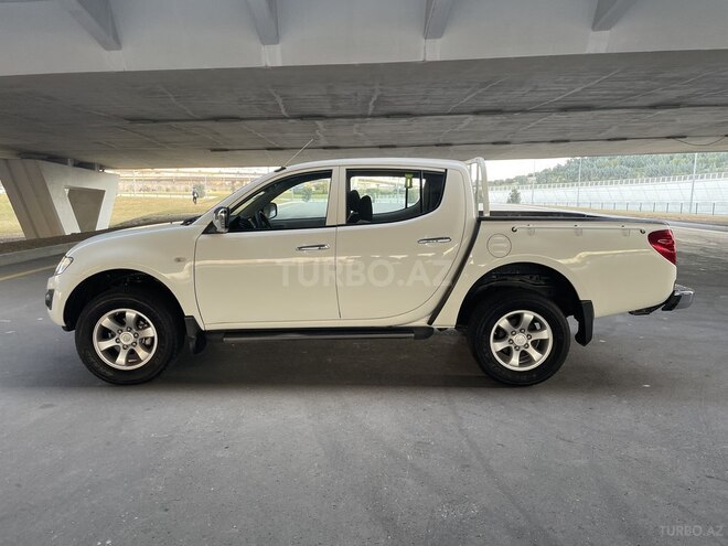 Mitsubishi L200 2011, 292,000 km - 2.5 l - Bakı