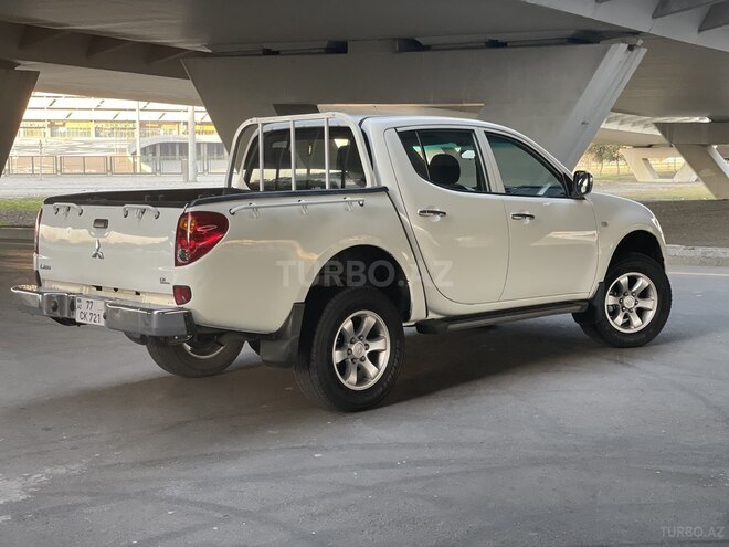 Mitsubishi L200 2011, 292,000 km - 2.5 l - Bakı