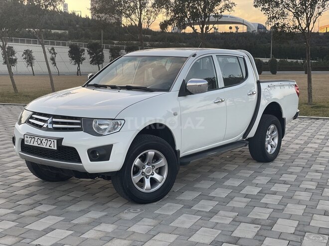 Mitsubishi L200 2011, 292,000 km - 2.5 l - Bakı