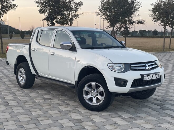Mitsubishi L200 2011, 292,000 km - 2.5 l - Bakı