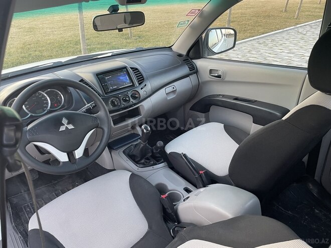 Mitsubishi L200 2011, 292,000 km - 2.5 l - Bakı