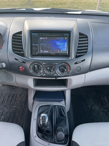 Mitsubishi L200 2011, 292,000 km - 2.5 l - Bakı