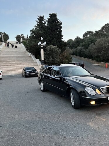 Mercedes E 220 2004, 328,900 km - 2.2 l - Bakı