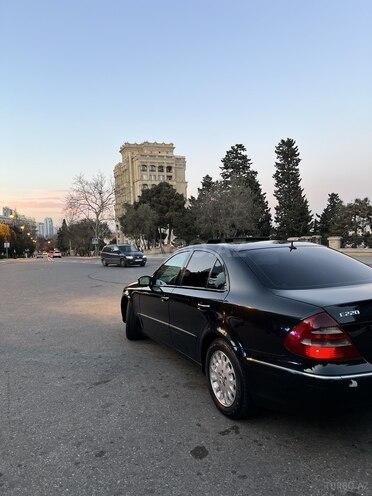 Mercedes E 220 2004, 328,900 km - 2.2 l - Bakı