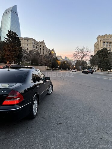 Mercedes E 220 2004, 328,900 km - 2.2 l - Bakı