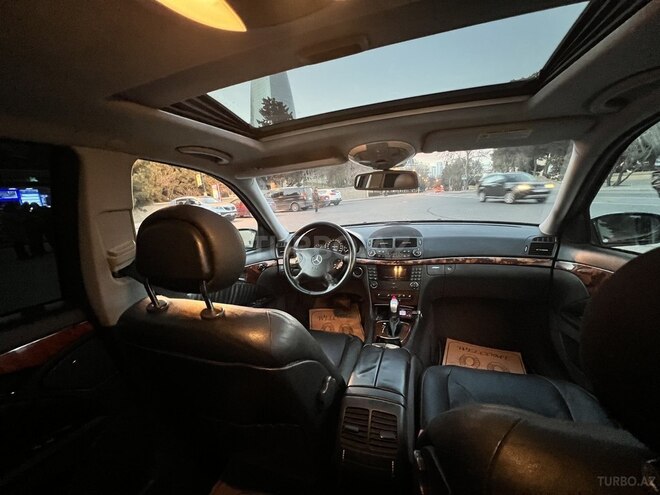 Mercedes E 220 2004, 328,900 km - 2.2 l - Bakı