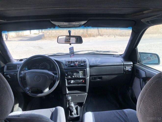 Opel Vectra 1995, 387,000 km - 2.0 l - Gəncə