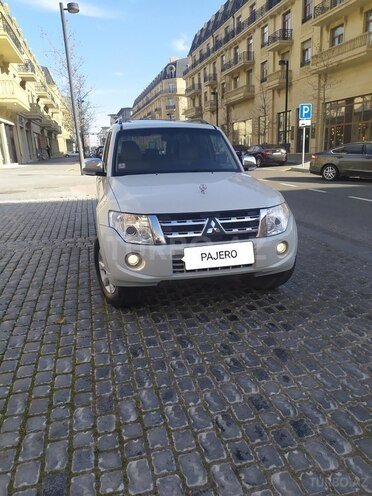 Mitsubishi Pajero 2011, 186,000 km - 3.5 л - Bakı
