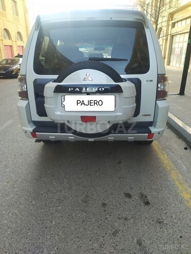 Mitsubishi Pajero 2011, 186,000 km - 3.5 л - Bakı