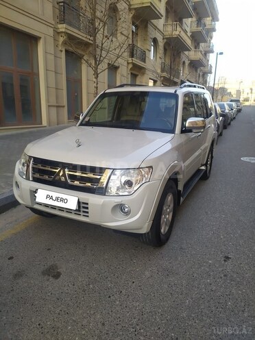 Mitsubishi Pajero 2011, 186,000 km - 3.5 л - Bakı