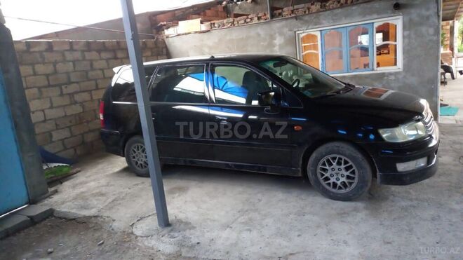 Mitsubishi Chariot 2000, 202,000 km - 2.4 l - Şəki