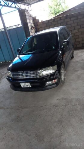 Mitsubishi Chariot 2000, 202,000 km - 2.4 l - Şəki
