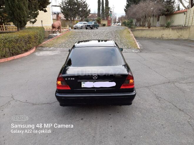 Mercedes C 230 1999, 258,000 km - 2.3 l - Zaqatala