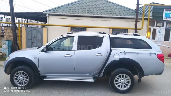 Mitsubishi L200 2011, 280,000 km - 2.5 l - Bakı