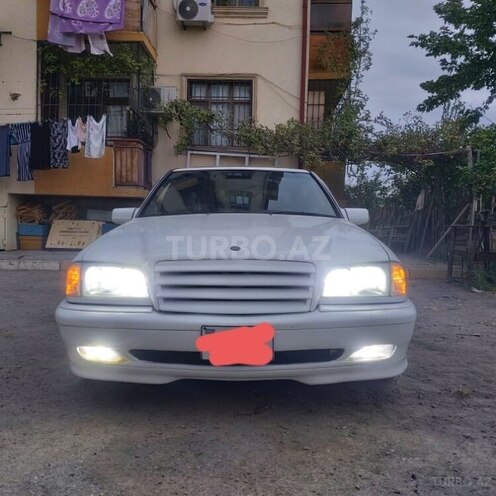 Mercedes C 230 1999, 290,000 km - 2.3 л - Yevlax