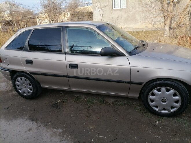 Opel Astra 1997, 435,000 km - 1.6 л - Sumqayıt