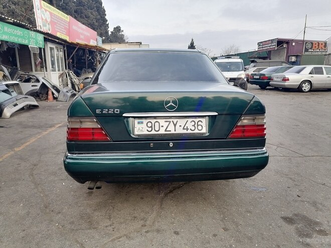 Mercedes E 220 1995, 564,278 km - 2.2 l - Bakı