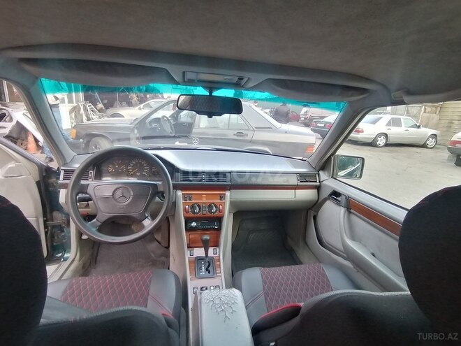 Mercedes E 220 1995, 564,278 km - 2.2 l - Bakı
