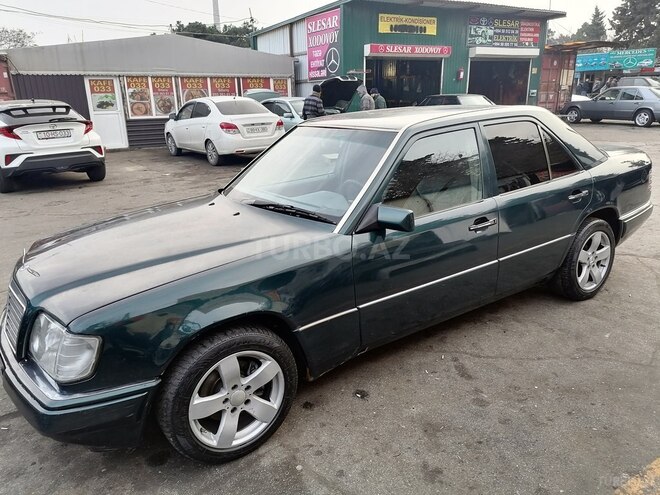 Mercedes E 220 1995, 564,278 km - 2.2 l - Bakı
