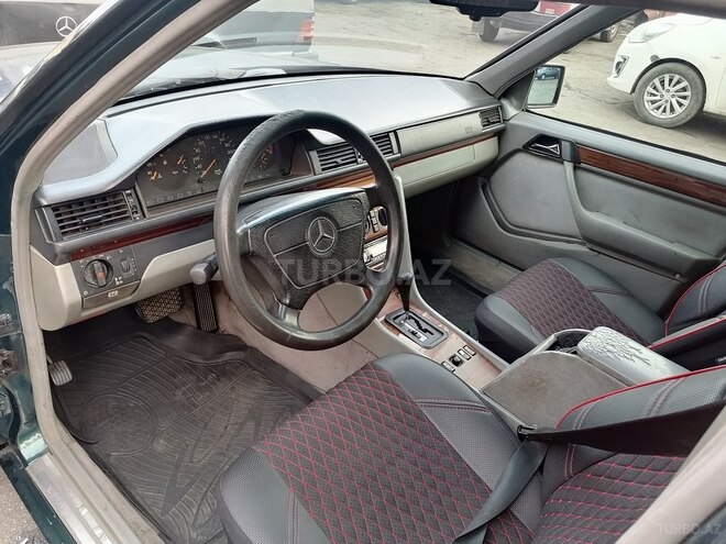 Mercedes E 220 1995, 564,278 km - 2.2 l - Bakı