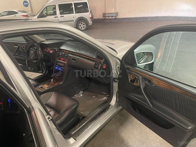 Mercedes E 320 2000, 209,399 km - 3.2 л - Bakı