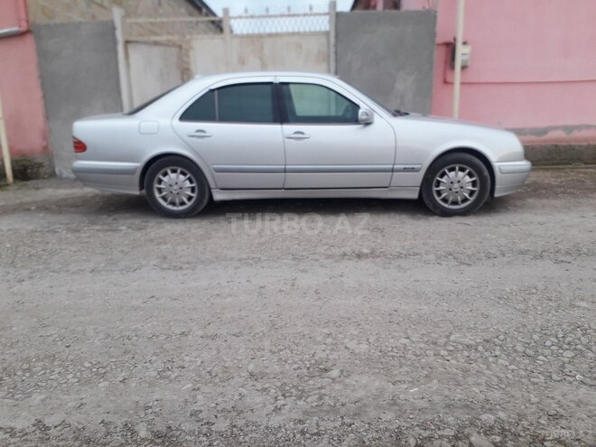 Mercedes E 200 1999, 300,000 km - 2.0 л - Kürdəmir