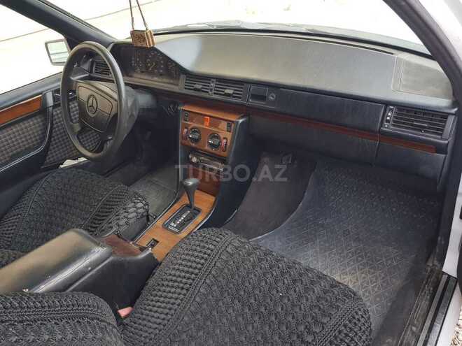 Mercedes E 200 1990, 220,000 km - 2.0 l - Şəmkir
