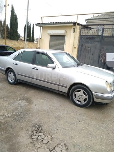 Mercedes E 220 1998, 520,000 km - 2.2 l - Bakı