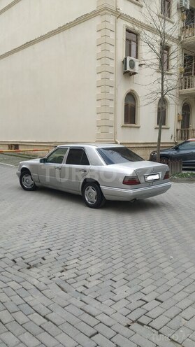 Mercedes E 220 1994, 396,854 km - 2.2 l - Bakı