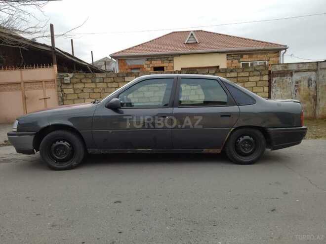 Opel Vectra 1992, 250,000 km - 2.0 л - Zaqatala