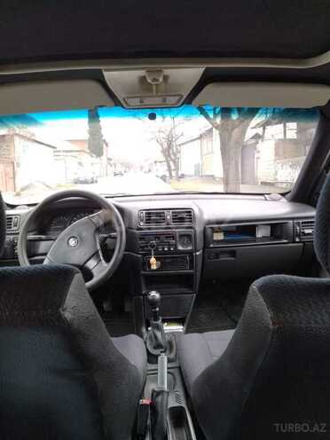 Opel Vectra 1992, 250,000 km - 2.0 л - Zaqatala