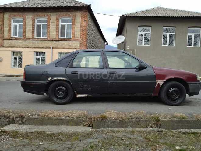 Opel Vectra 1992, 250,000 km - 2.0 л - Zaqatala