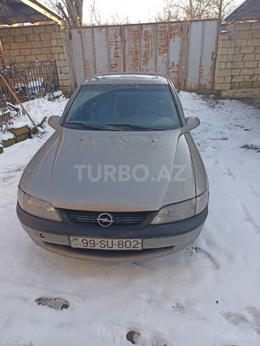 Opel Vectra 1996, 240,000 km - 1.6 l - Qusar