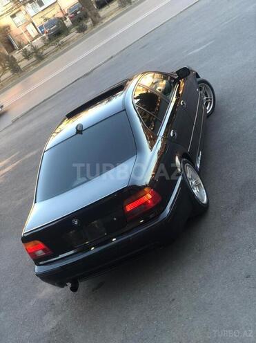 BMW 525 2000, 285,000 km - 2.5 l - Bakı
