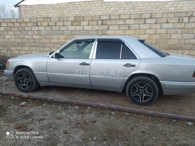 Mercedes E 220 1994, 300,000 km - 2.2 l - Ağdaş